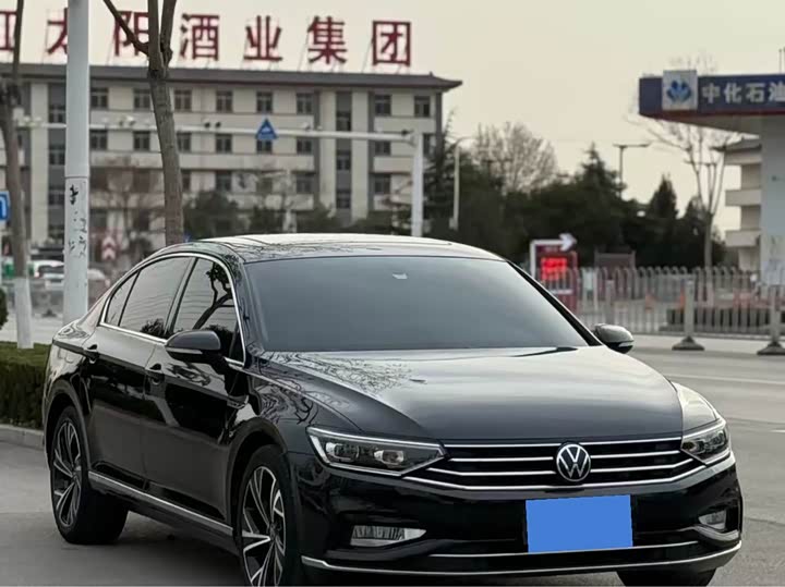 Фото 1 - Volkswagen Magotan