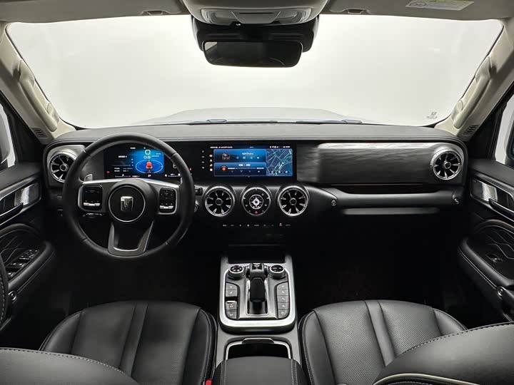 Фото 9 - Tank 300