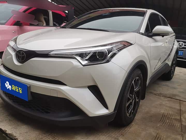 Фото 1 - Toyota C-HR