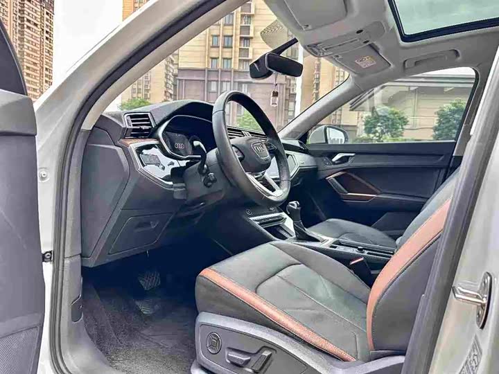 Фото 4 - Audi Q3