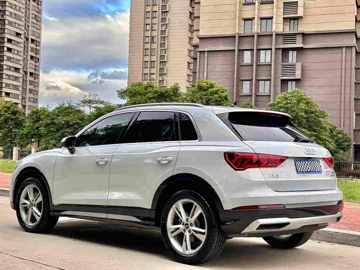 Фото 8 - Audi Q3