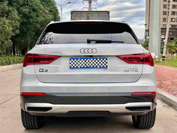 Фото 9 - Audi Q3