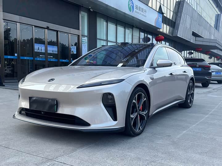 Фото 1 - Nio ET5T