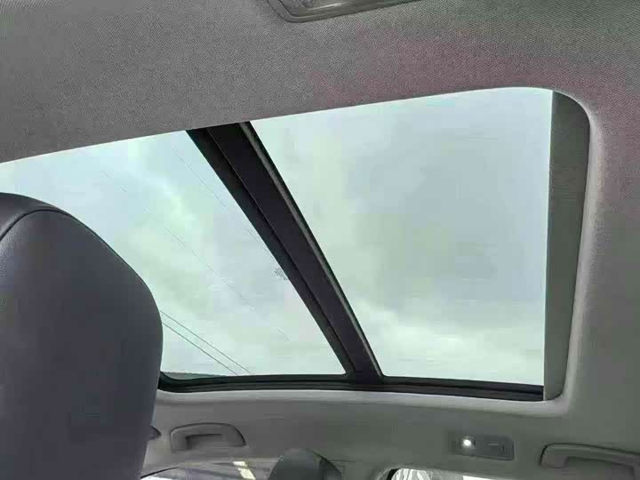 Фото 7 - Volkswagen Sagitar L