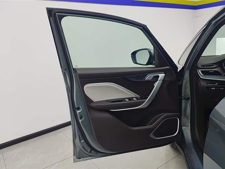 Фото 7 - Geely Jiaji