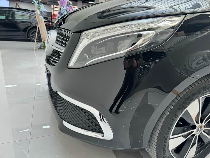 Фото 8 - Mercedes-Benz V-Class