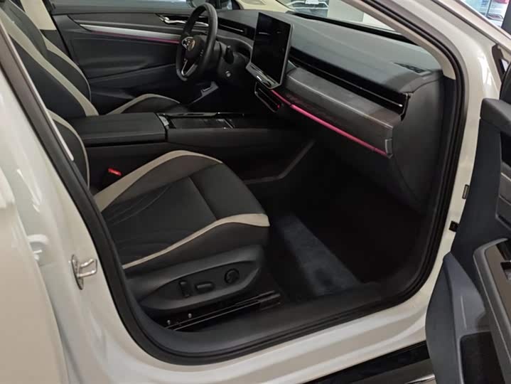 Фото 8 - Volkswagen ID.7 Vizzion