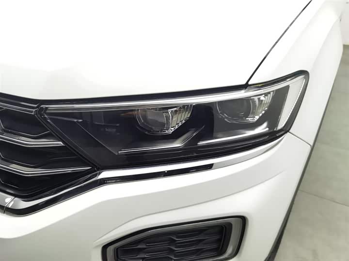 Фото 7 - Volkswagen T-Roc