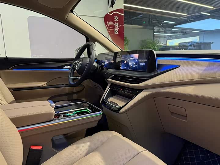 Фото 4 - Buick GL8 Hybrid