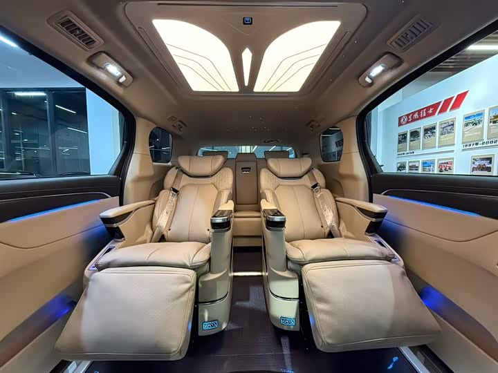 Фото 7 - Buick GL8 Hybrid