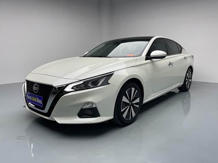 Фото 1 - Nissan Teana