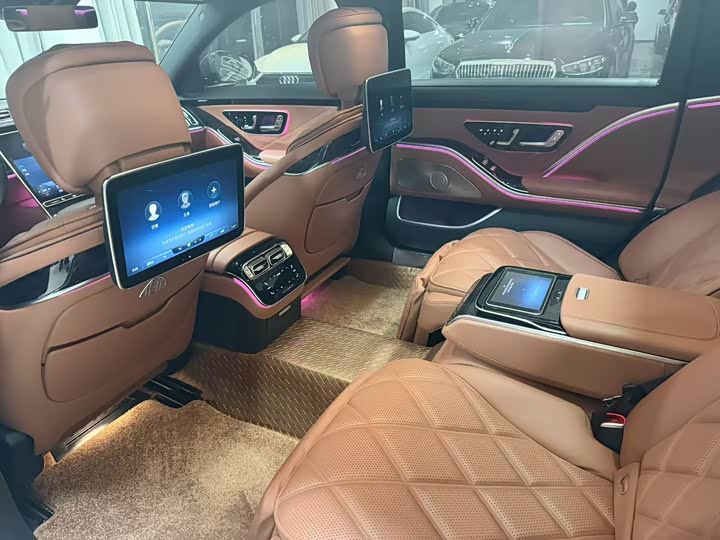 Фото 5 - Mercedes-Benz Maybach S-Class