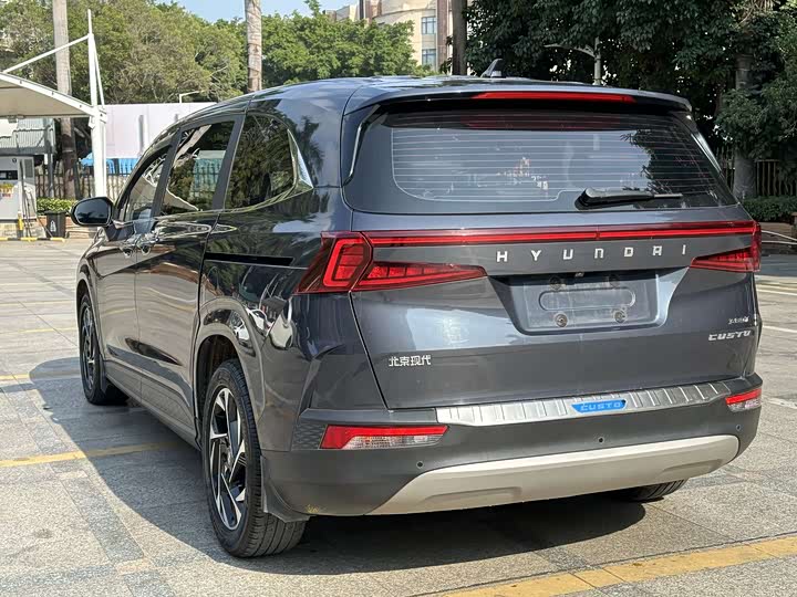 Фото 7 - Hyundai Custo