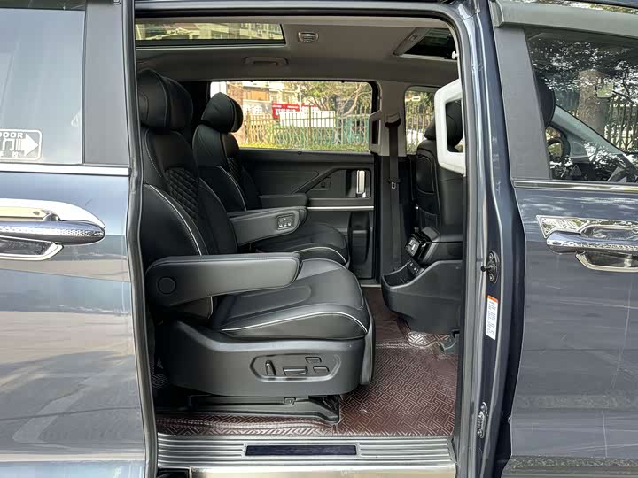 Фото 9 - Hyundai Custo