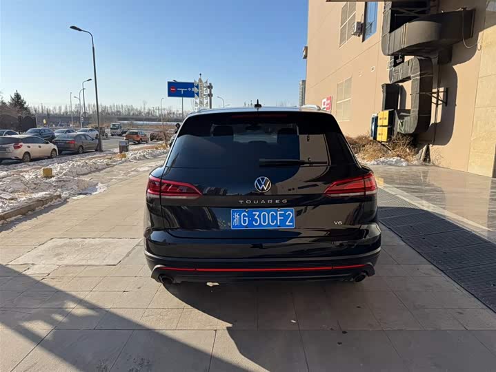 Фото 3 - Volkswagen Touareg