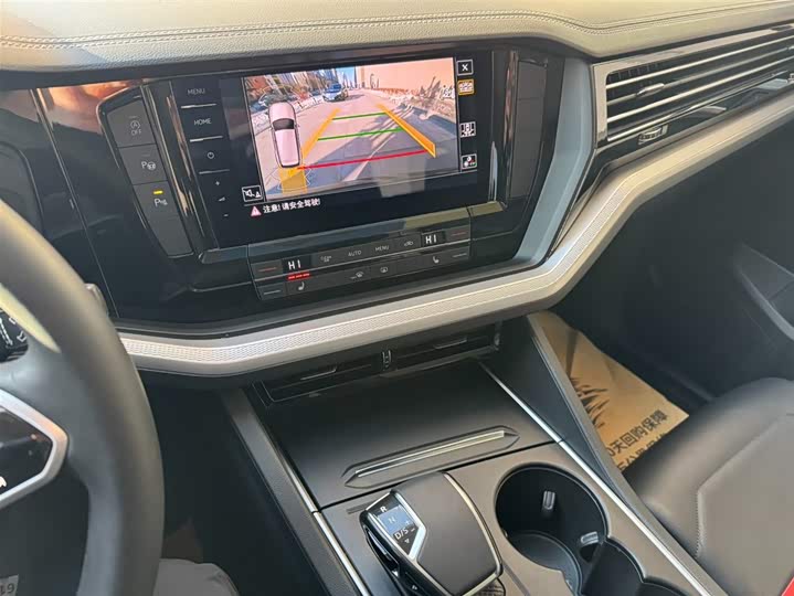 Фото 6 - Volkswagen Touareg