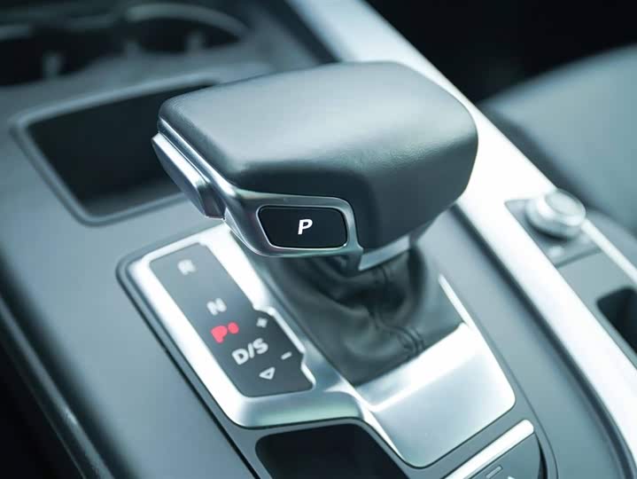 Фото 9 - Audi A4L