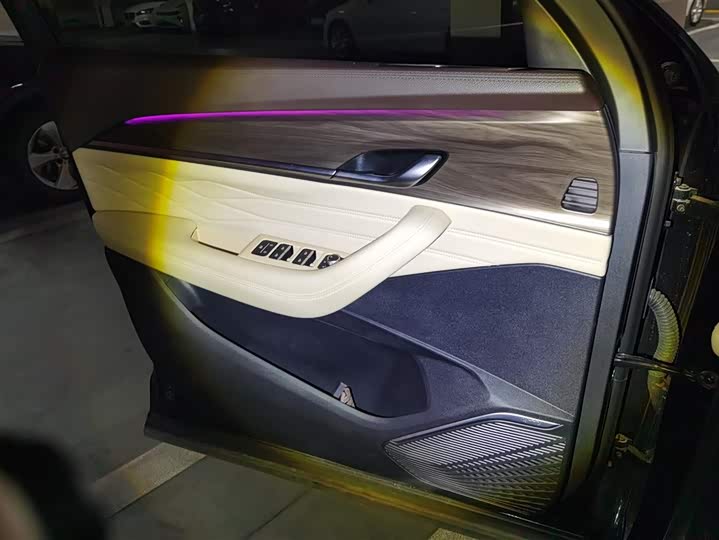 Фото 7 - Geely Monjaro