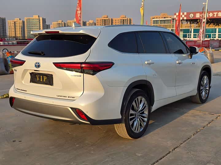 Фото 6 - Toyota Highlander