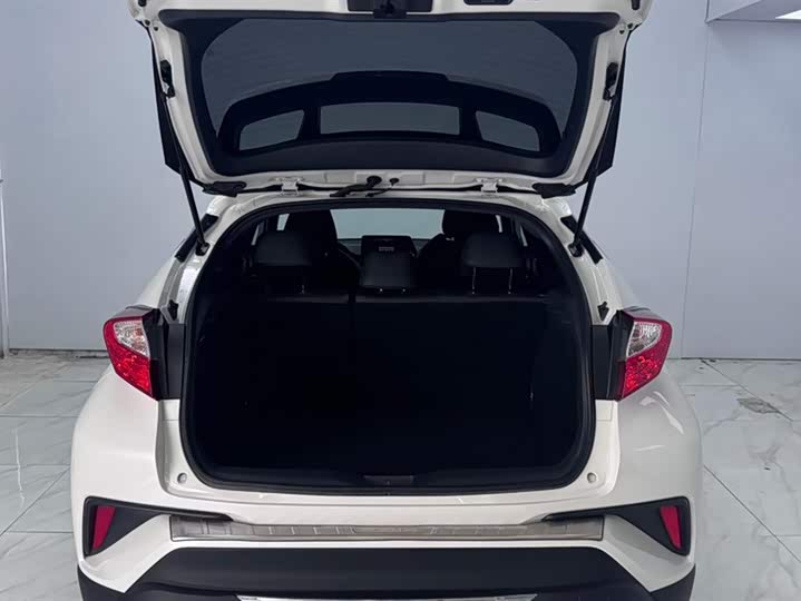 Фото 4 - Toyota Izoa