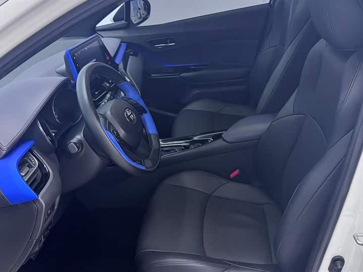 Фото 9 - Toyota Izoa