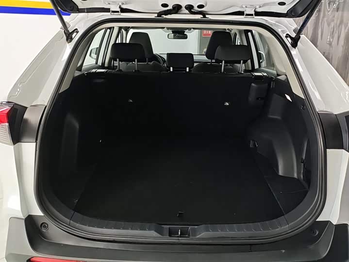 Фото 4 - Toyota RAV4