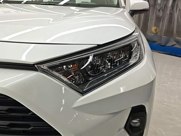 Фото 5 - Toyota RAV4