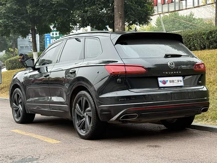 Фото 4 - Volkswagen Touareg