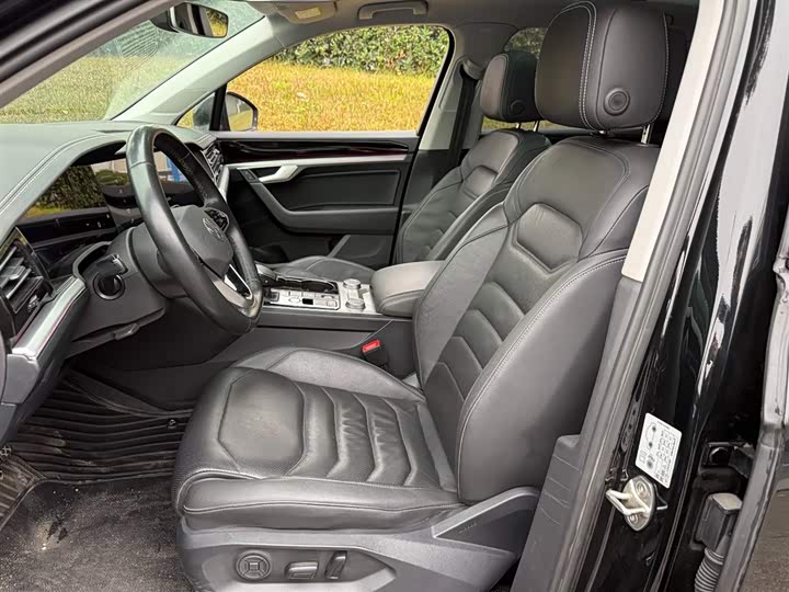 Фото 8 - Volkswagen Touareg