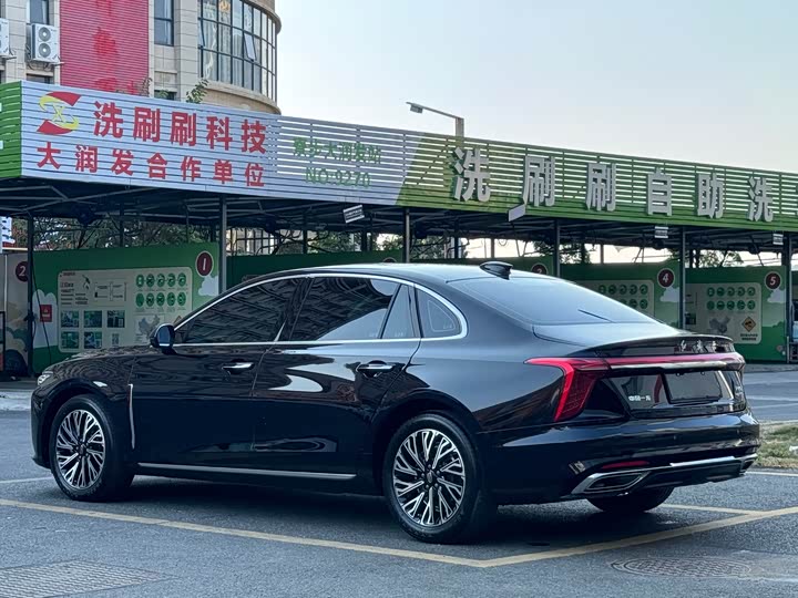 Фото 6 - Hongqi H5