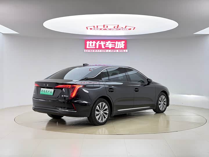 Фото 4 - Hongqi E-QM5