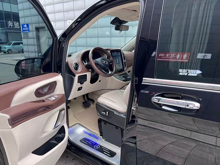 Фото 9 - Mercedes-Benz Vito