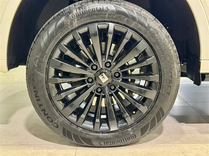 Фото 9 - Tank 500 Hybrid