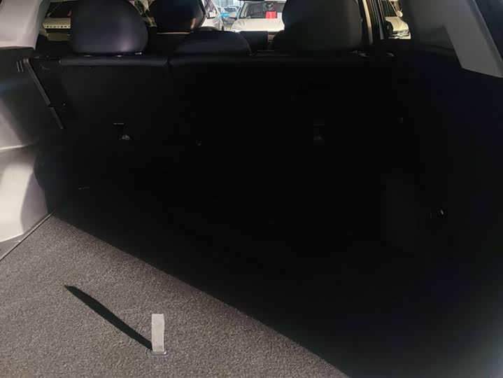 Фото 4 - Geely Atlas L