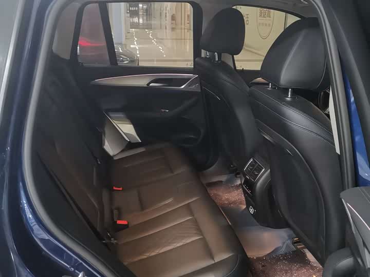 Фото 6 - BMW iX3