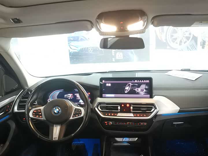 Фото 8 - BMW iX3