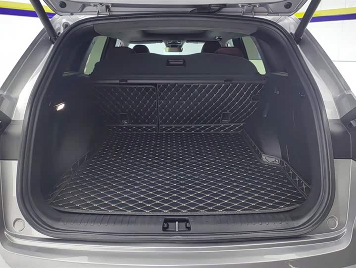 Фото 4 - Geely Monjaro