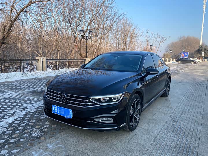 Фото 1 - Volkswagen Magotan