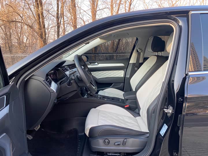 Фото 4 - Volkswagen Magotan