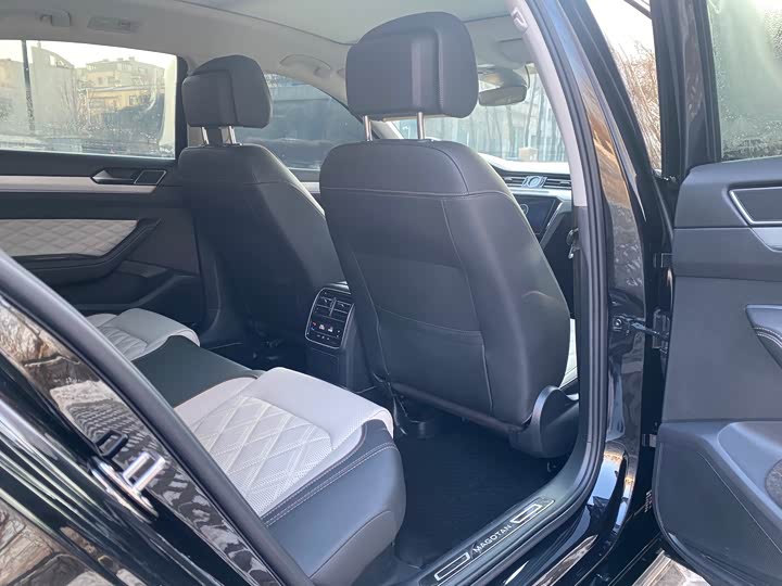 Фото 8 - Volkswagen Magotan