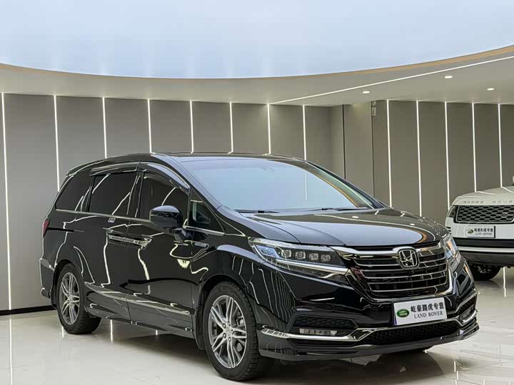 Фото 3 - Honda Elysion