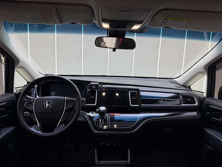 Фото 5 - Honda Elysion