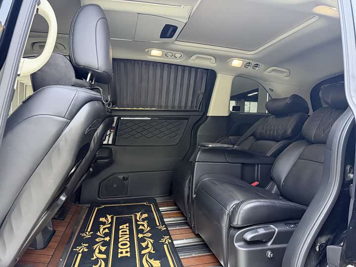 Фото 6 - Honda Elysion