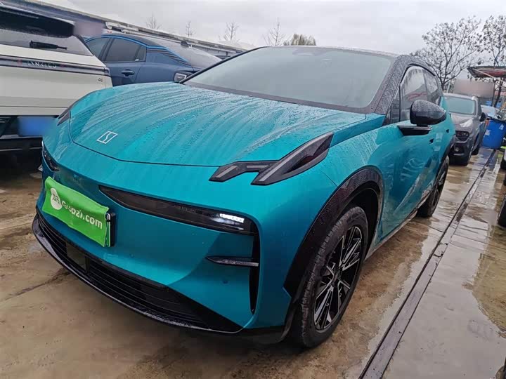 Фото 2 - Zeekr X