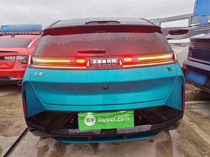 Фото 6 - Zeekr X