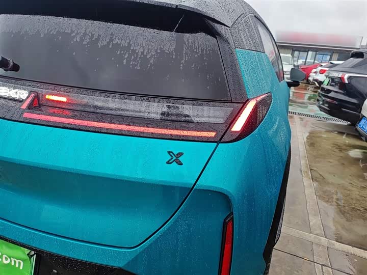 Фото 8 - Zeekr X