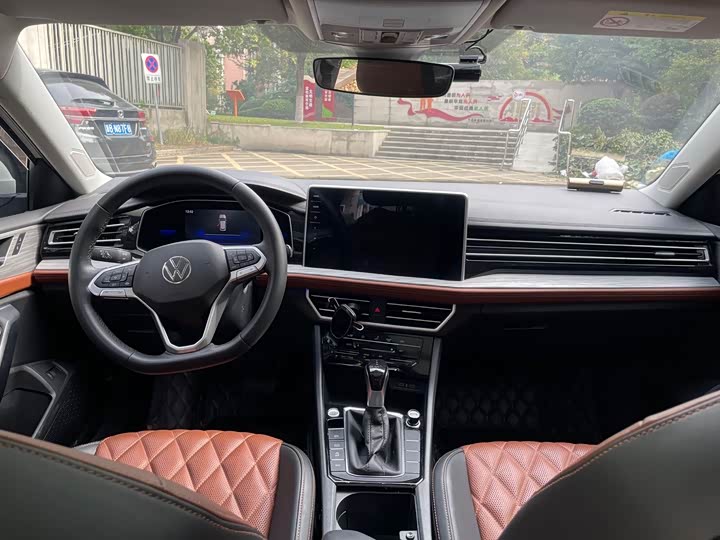 Фото 4 - Volkswagen Sagitar L