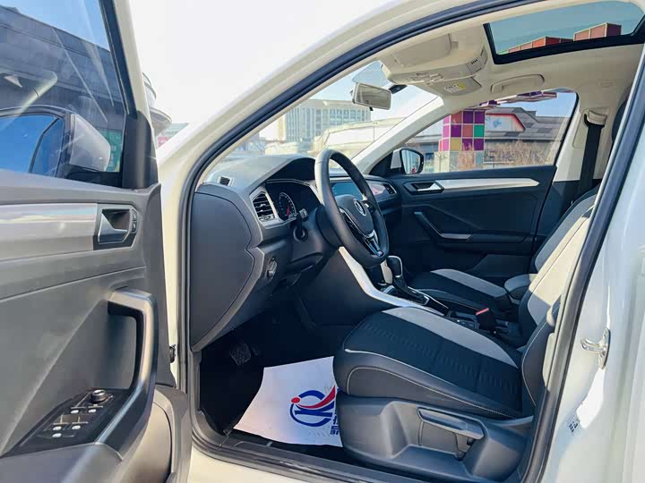 Фото 6 - Volkswagen T-Roc