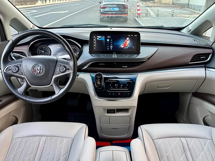 Фото 7 - Buick GL8 ES