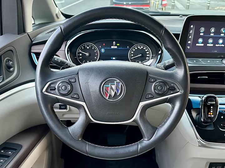 Фото 9 - Buick GL8 ES